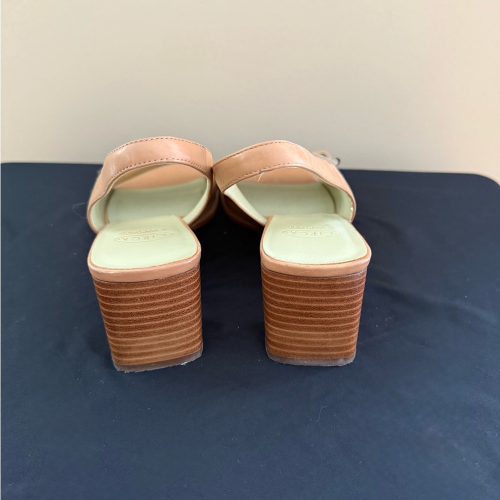 CIRCA Joan & David Leather Tan Sandals - Picture 3 of 6